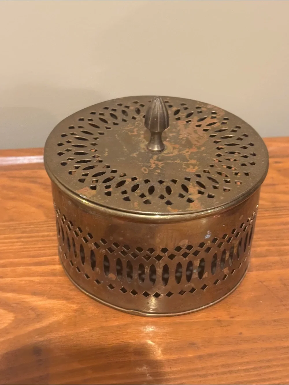 Vintage Brass Decorative Lidded Box - Antique-Style Bronze Finish